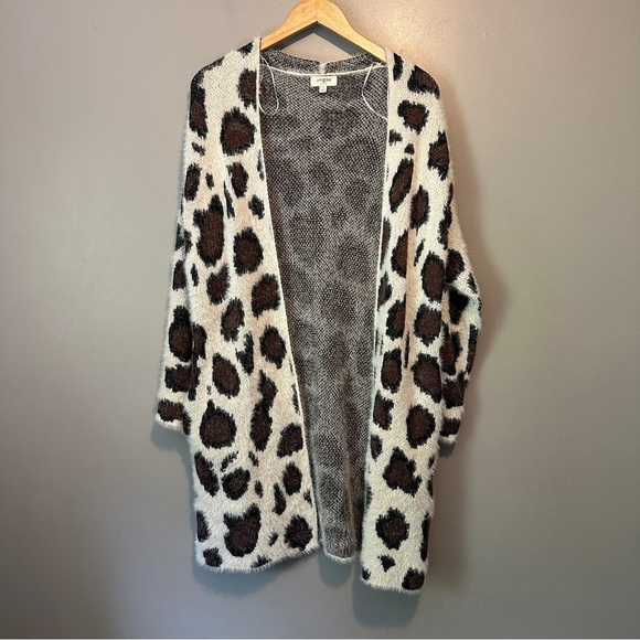 Umgee Sweaters - Umgee western textured cow print open cardigan